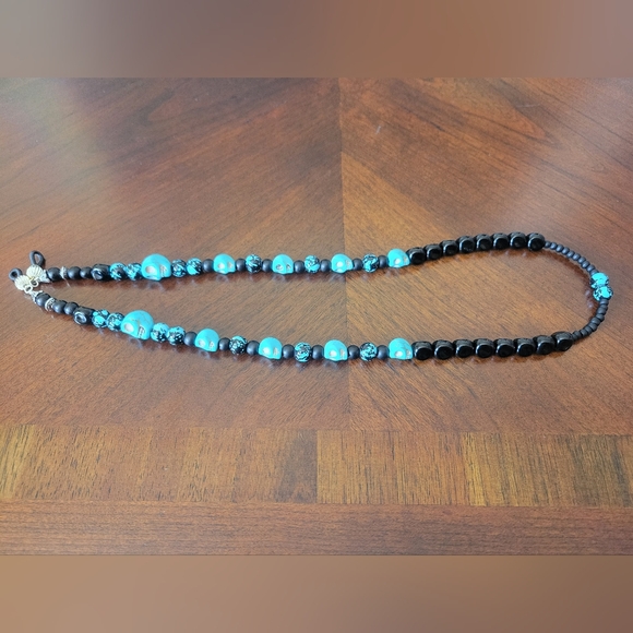 Beautiful Beaded Skull Eyeglass Chain - Picture 5 of 5